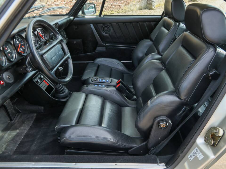 Afbeelding 11/50 van Porsche 911 Turbo 3.3 (1983)