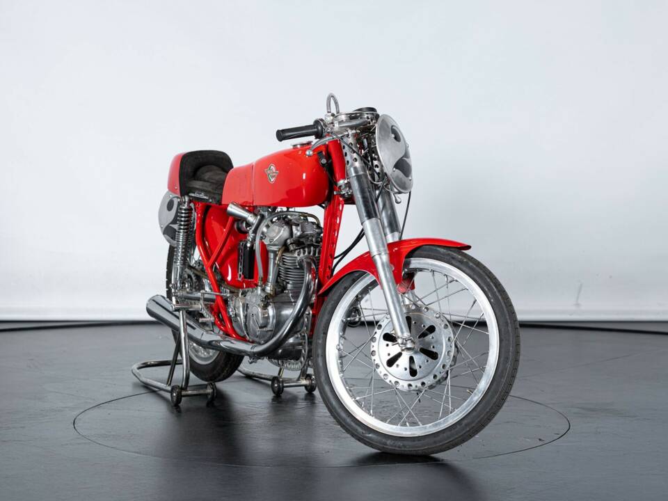 Image 9/34 of Ducati 125 Sport (1957)