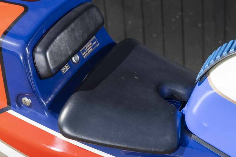 Image 30/50 of Honda VFR 750R RC 30 (1989)