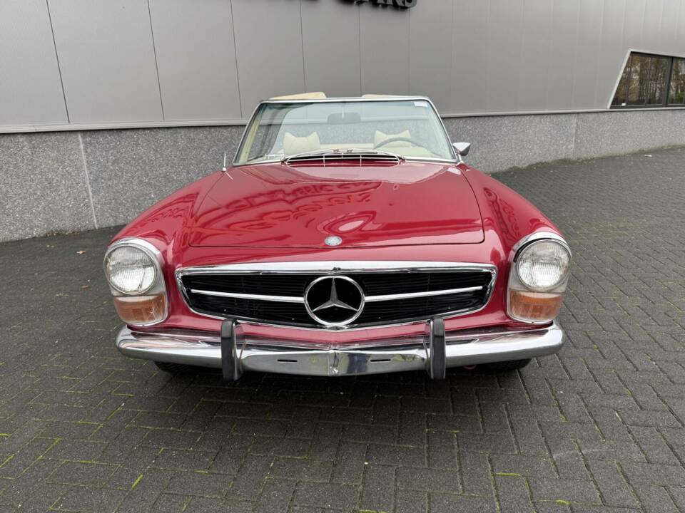 Image 14/50 of Mercedes-Benz 280 SL (1971)