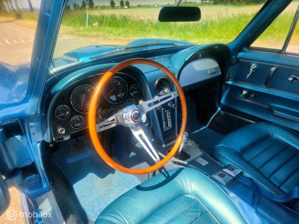 Bild 25/48 von Chevrolet Corvette Stingray 427 (1966)