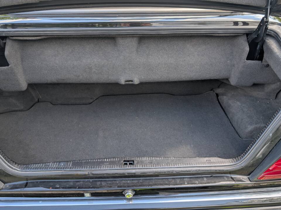 Image 8/13 de Mercedes-Benz E 220 (1994)