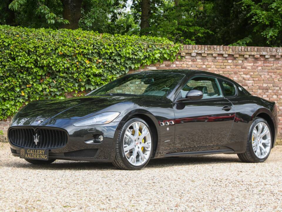 Image 37/50 of Maserati GranTurismo S (2008)
