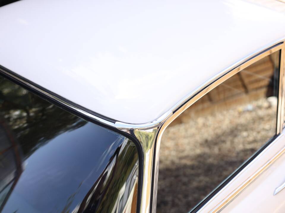 Image 36/50 de Jaguar Type E (2+2) (1970)