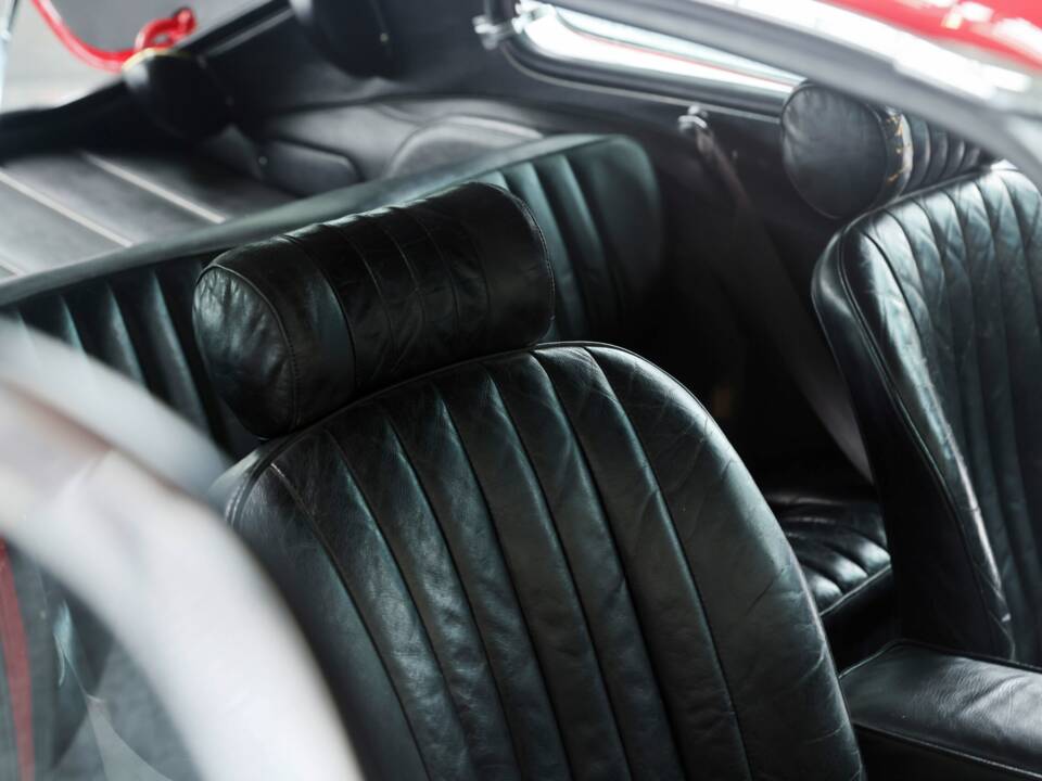 Bild 20/44 von Jaguar E-Type (2+2) (1969)