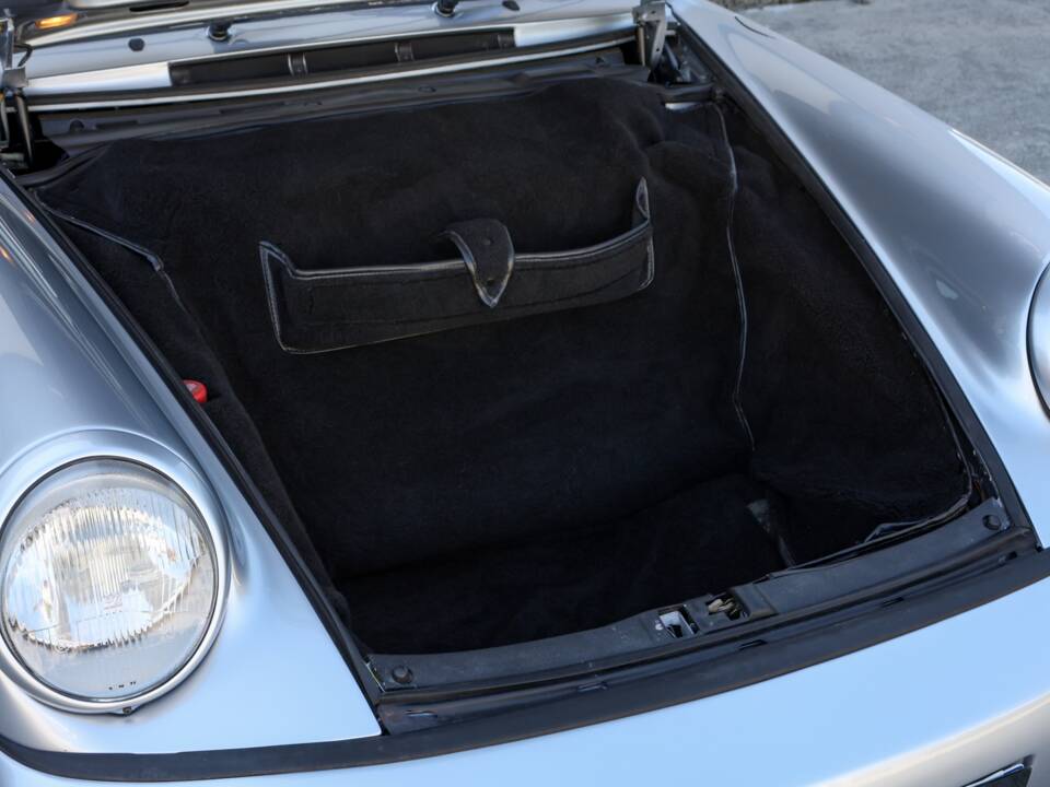 Image 44/46 of Porsche 911 Carrera 2 (1991)
