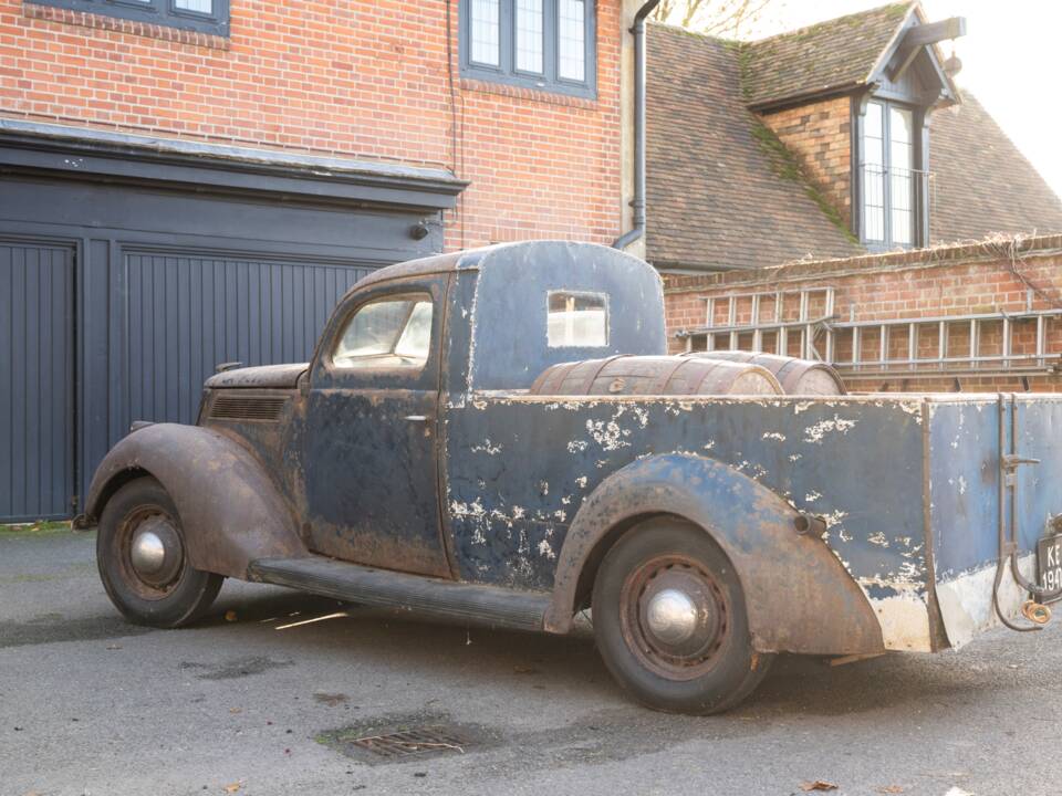 Image 3/134 of Ford V8 (1937)