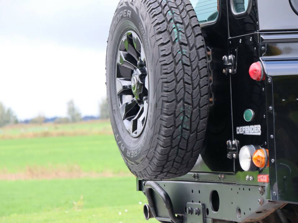 Bild 46/50 von Land Rover Defender 130 Double Cab (2007)