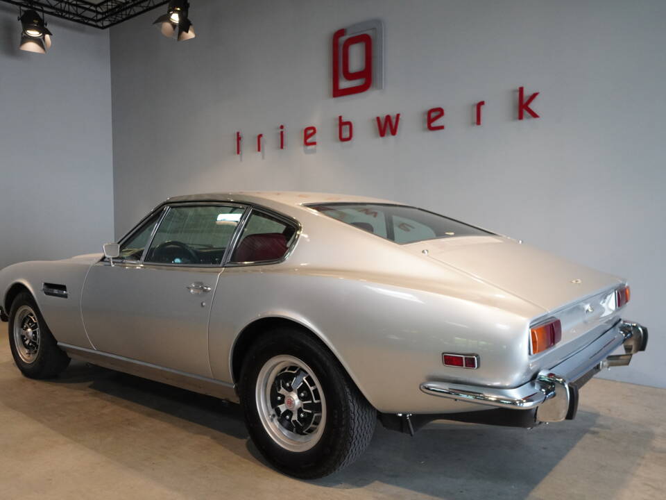 Bild 2/22 von Aston Martin DBS V8 (1971)