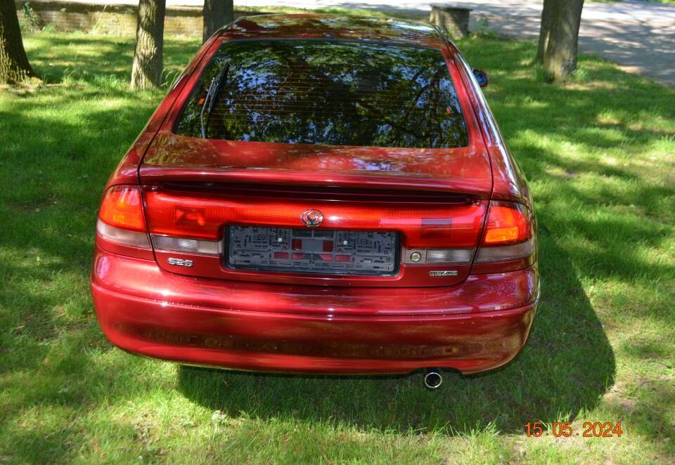 Image 3/38 of Mazda 626 2.0i (1994)
