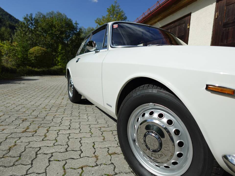 Bild 65/67 von Alfa Romeo Giulia 1300 GT Junior (1968)