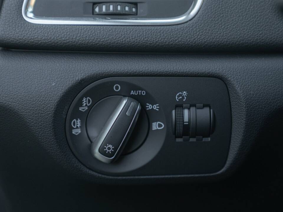 Bild 37/50 von Audi Q3 2.0 TDI quattro (2012)