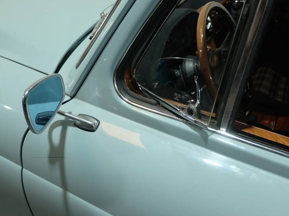 Image 22/31 of Mercedes-Benz 180 a (1958)