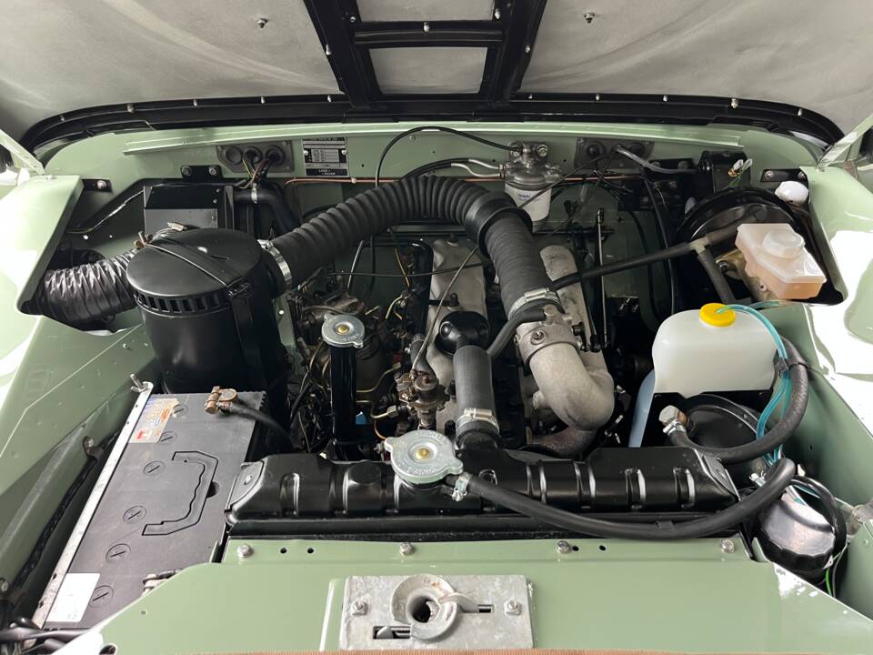 Bild 22/39 von Land Rover 88 (1984)