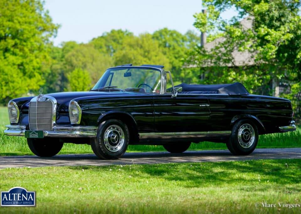 Image 1/52 de Mercedes-Benz 220 SE b (1963)