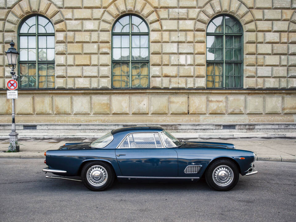 Image 45/58 of Maserati 3500 GTI Touring (1963)