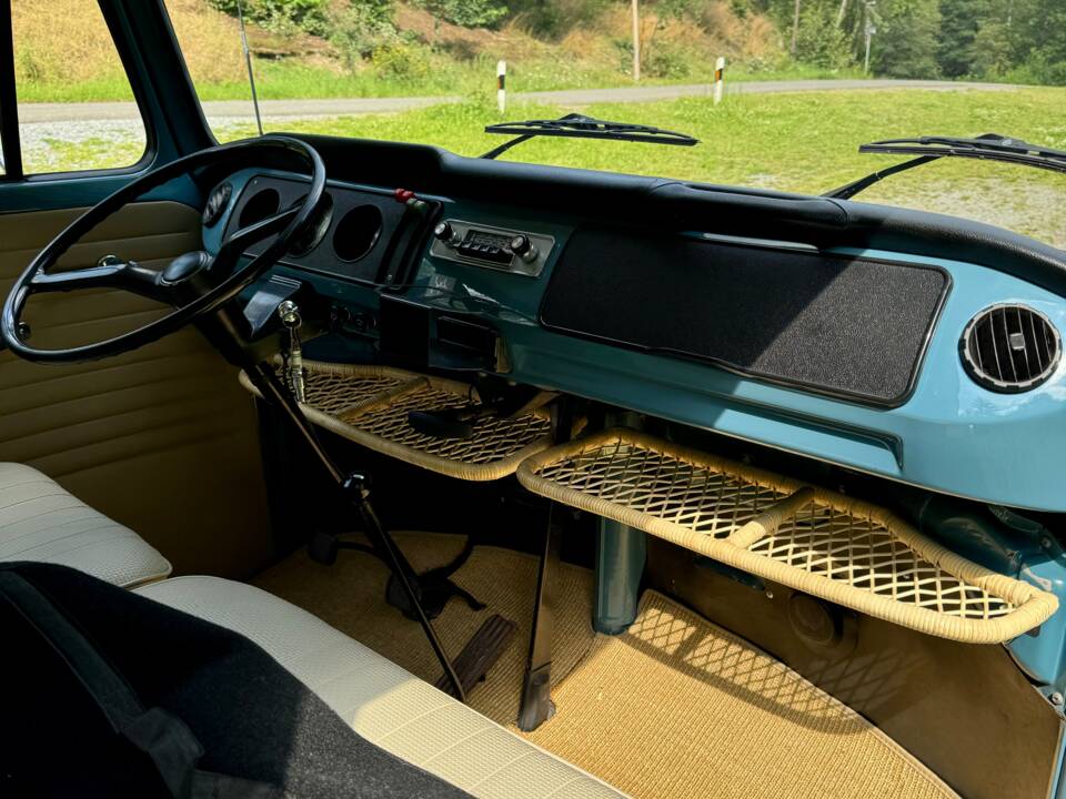 Imagen 11/15 de Volkswagen T2a pickup (1968)