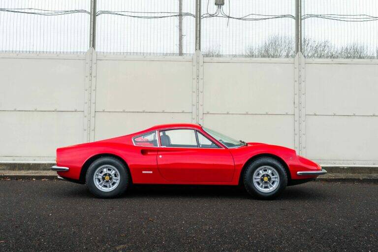 Immagine 2/51 di Ferrari Dino 246 GT (1971)