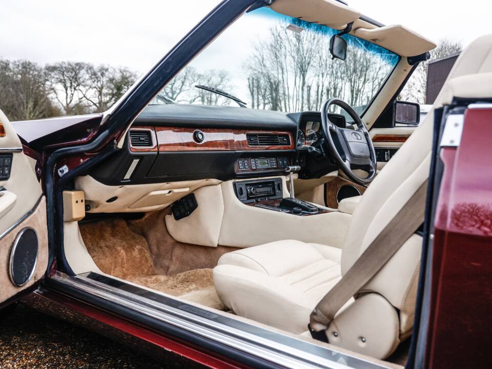 Image 40/45 of Jaguar XJS 5.3 V12 (1993)