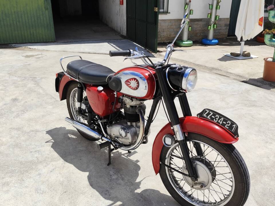 Image 31/51 of BSA B 44 (1966)