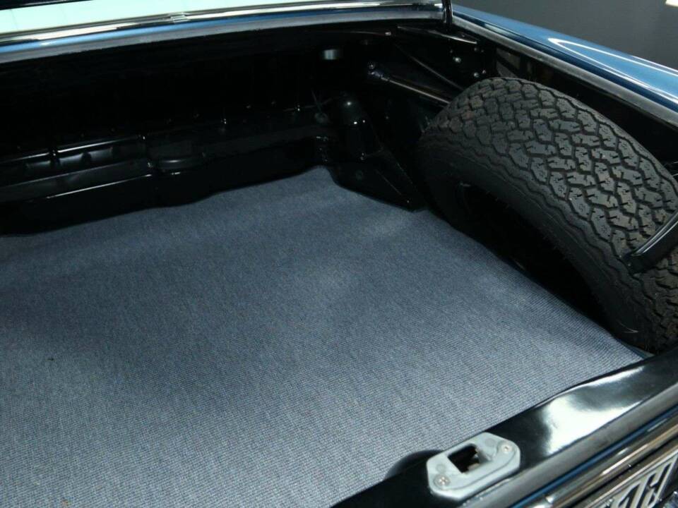 Image 45/50 of Mercedes-Benz 280 SE 3,5 (1971)