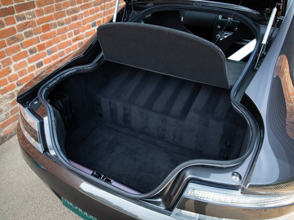 Bild 79/84 von Aston Martin V12 Vantage (2010)