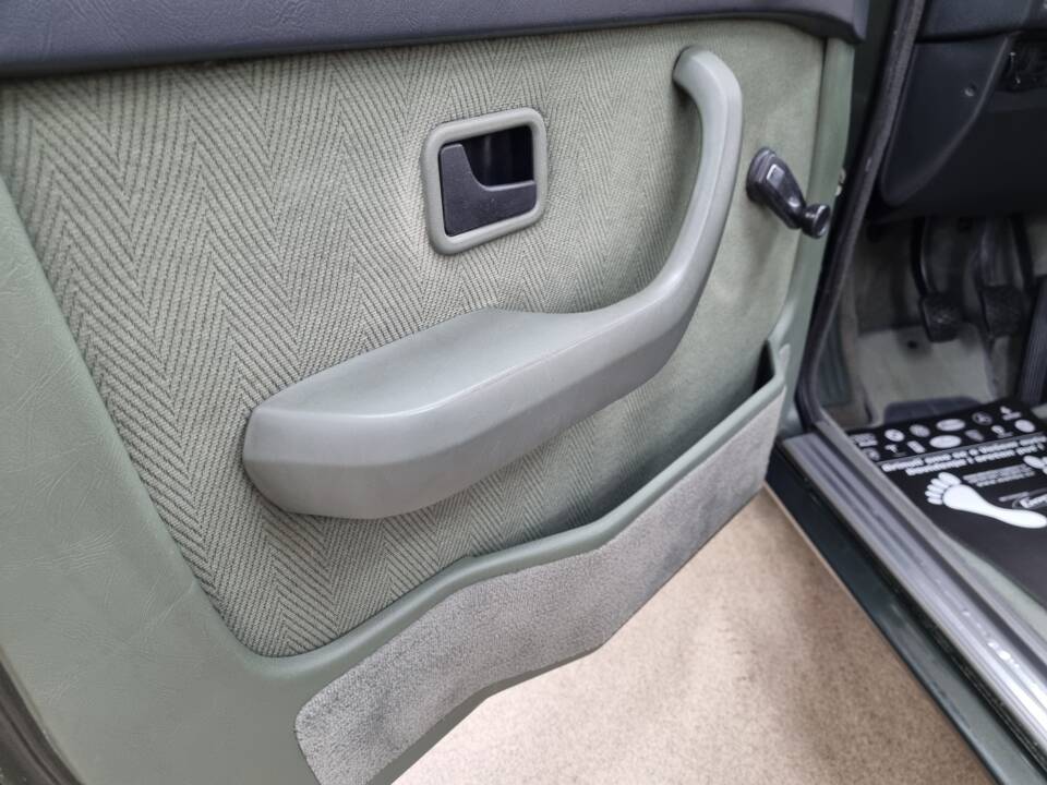 Image 10/11 of BMW 525i (1983)