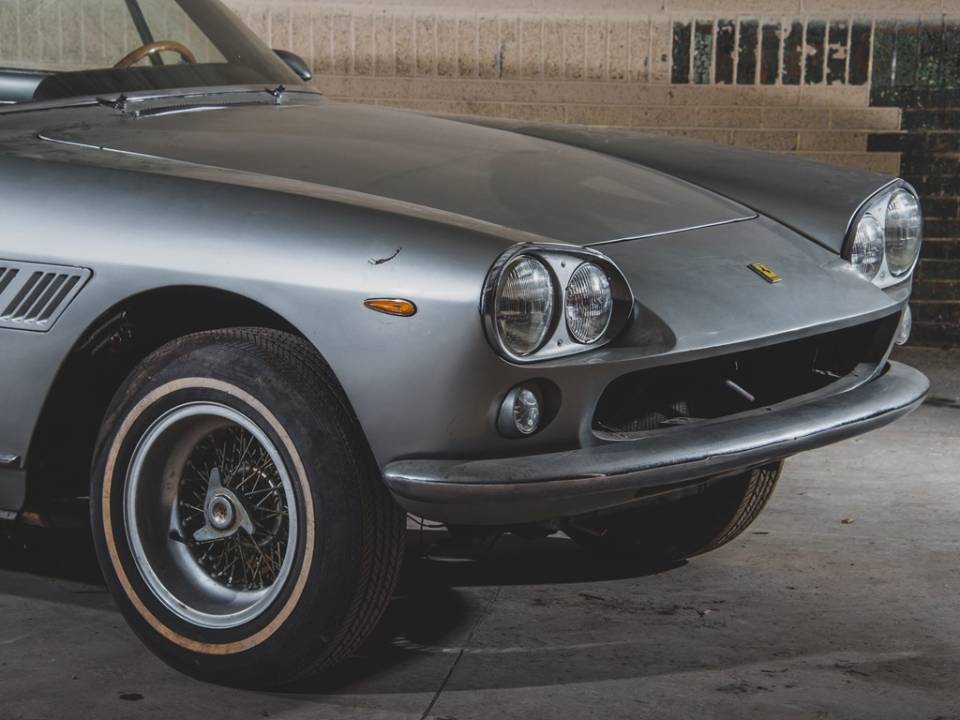 Image 11/47 of Ferrari 330 GT 2+2 (1965)