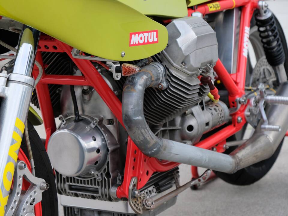 Image 14/39 of Moto Guzzi 1000 SP II (1985)