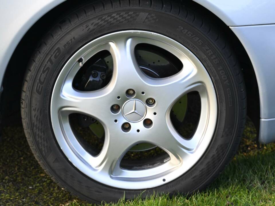 Image 18/50 de Mercedes-Benz S 500 L (2001)