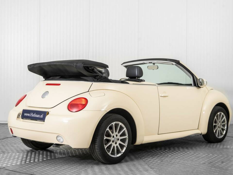 Imagen 2/48 de Volkswagen New Beetle 1.6 (2004)