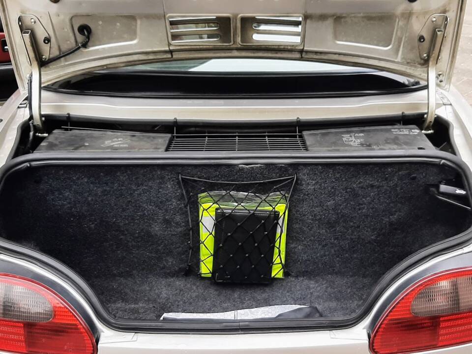 Immagine 40/50 di MG F 1.8i VVC 75 LE "75th Anniversary" (1999)