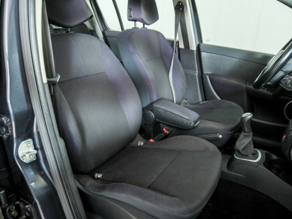 Imagen 8/15 de Renault Clio III 1.4 16V (2006)