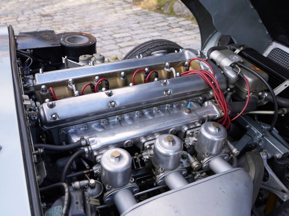 Afbeelding 4/15 van Jaguar E-Type (1968)