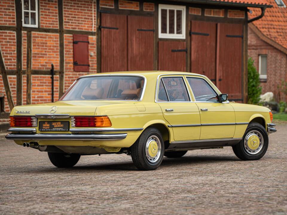 Afbeelding 13/75 van Mercedes-Benz 280 SE (1976)