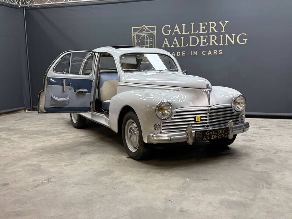 Bild 43/50 von Peugeot 203 C (1960)