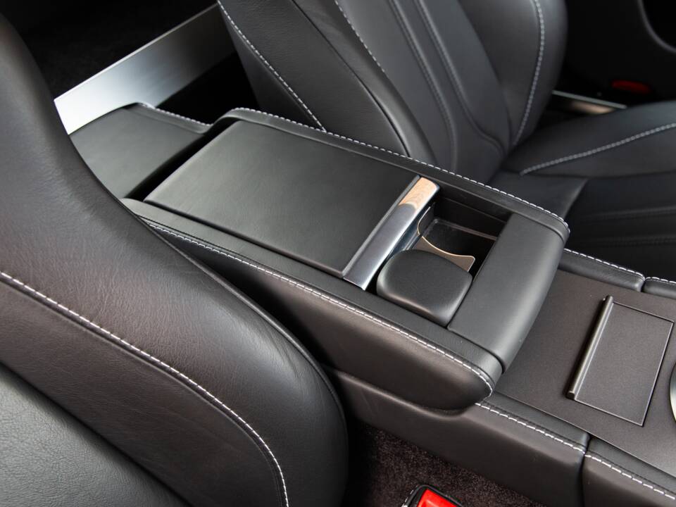 Bild 53/79 von Aston Martin V12 Vantage (2011)