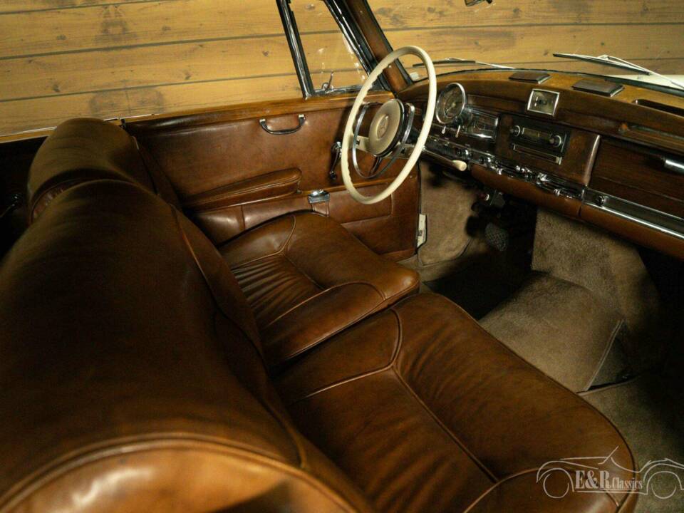 Bild 13/19 von Mercedes-Benz 300 d LWB (1961)
