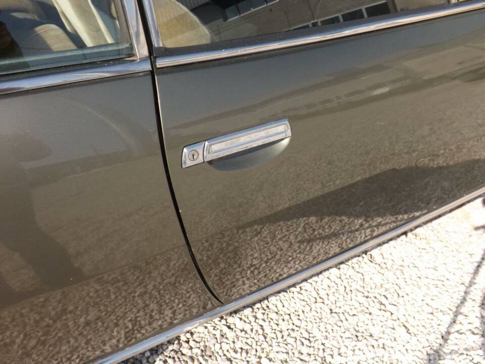 Image 43/49 of Peugeot 504 Coupé (1981)