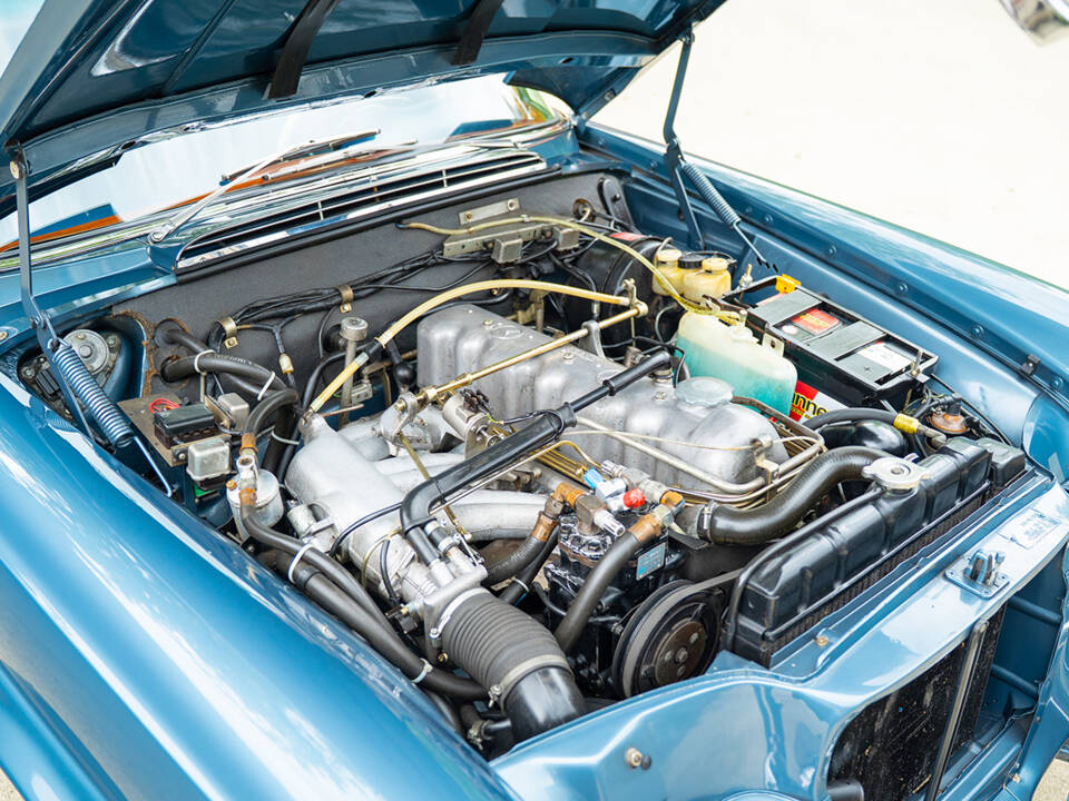Image 45/48 of Mercedes-Benz 280 SE (1969)