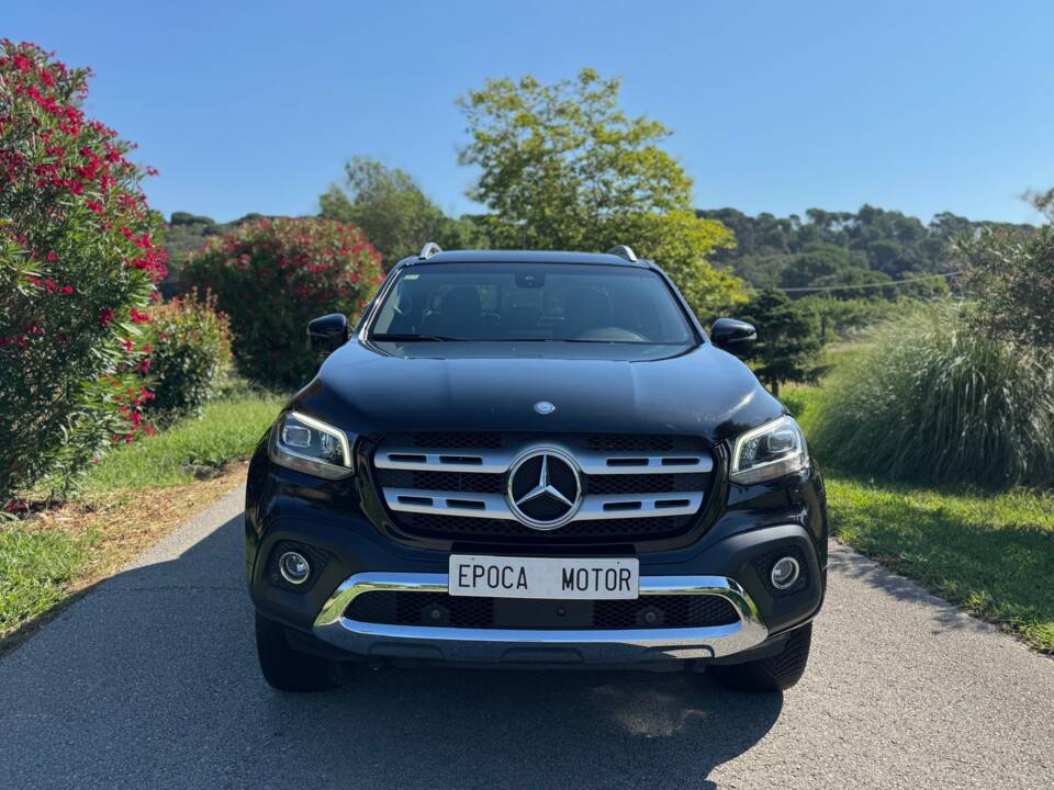 Immagine 2/24 di Mercedes-Benz X 250 d 4MATIC (2020)