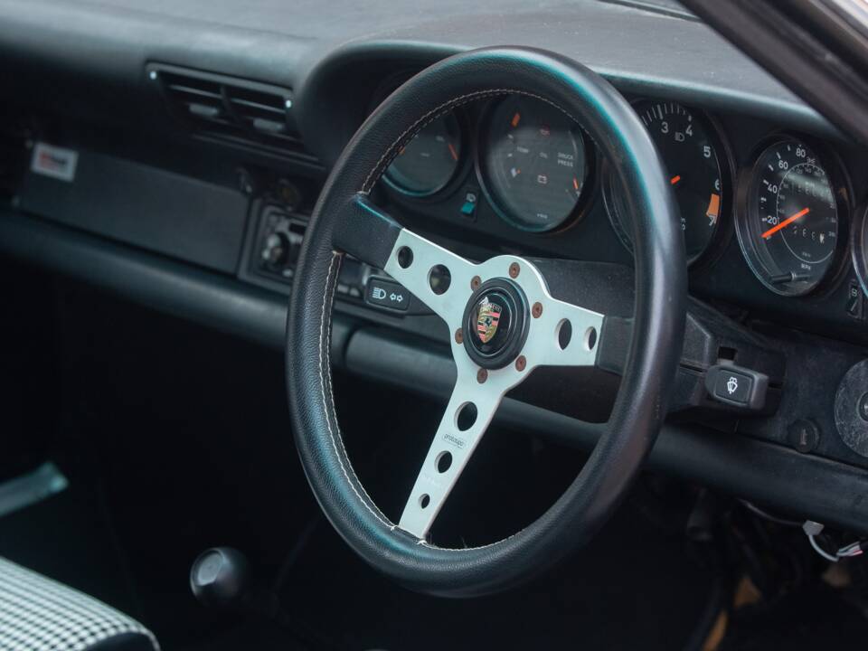 Bild 11/50 von Porsche 911 Carrera 3.2 (1988)