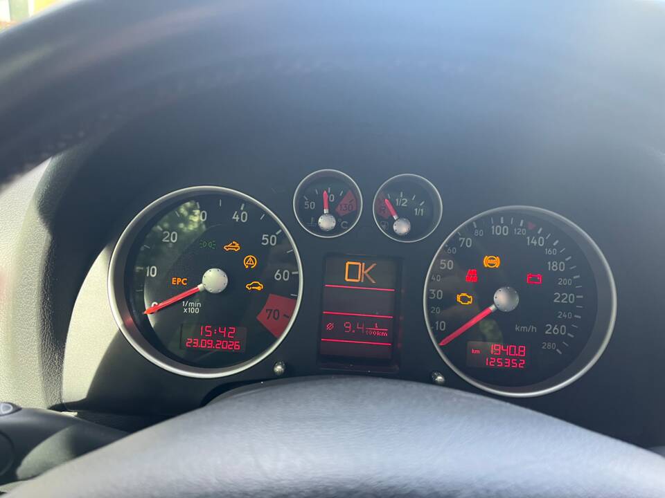 Image 20/20 de Audi TT 3.2 quattro (2004)