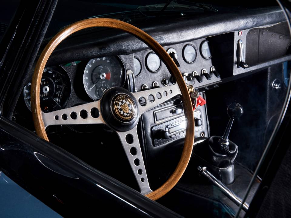 Immagine 18/39 di Jaguar E-Type 4.2 (1967)