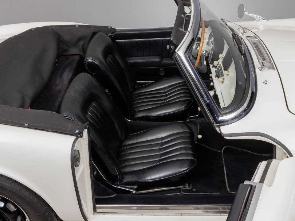 Image 32/45 of BMW 507 (1959)