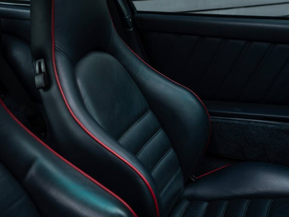 Image 30/50 of Porsche 911 Turbo LE (1989)