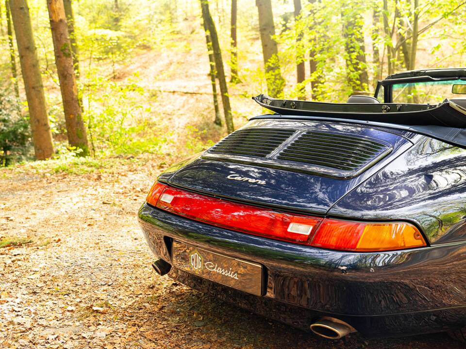 Immagine 3/47 di Porsche 911 Carrera (1994)