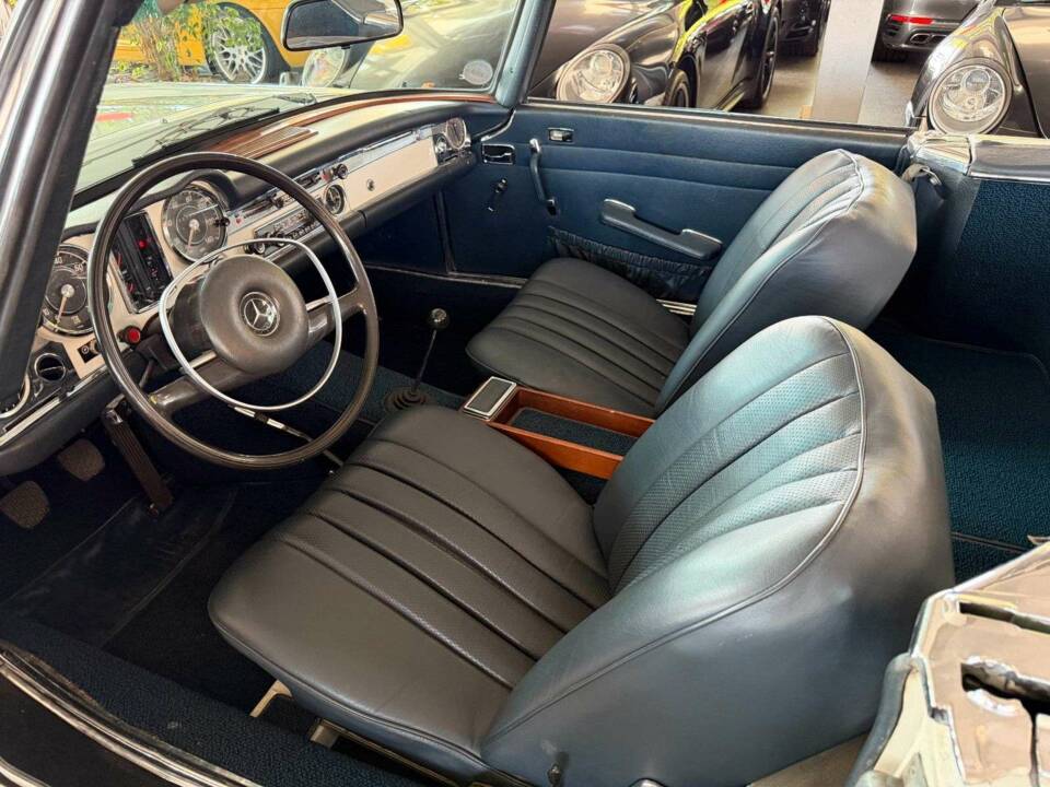 Image 29/42 of Mercedes-Benz 280 SL (1968)