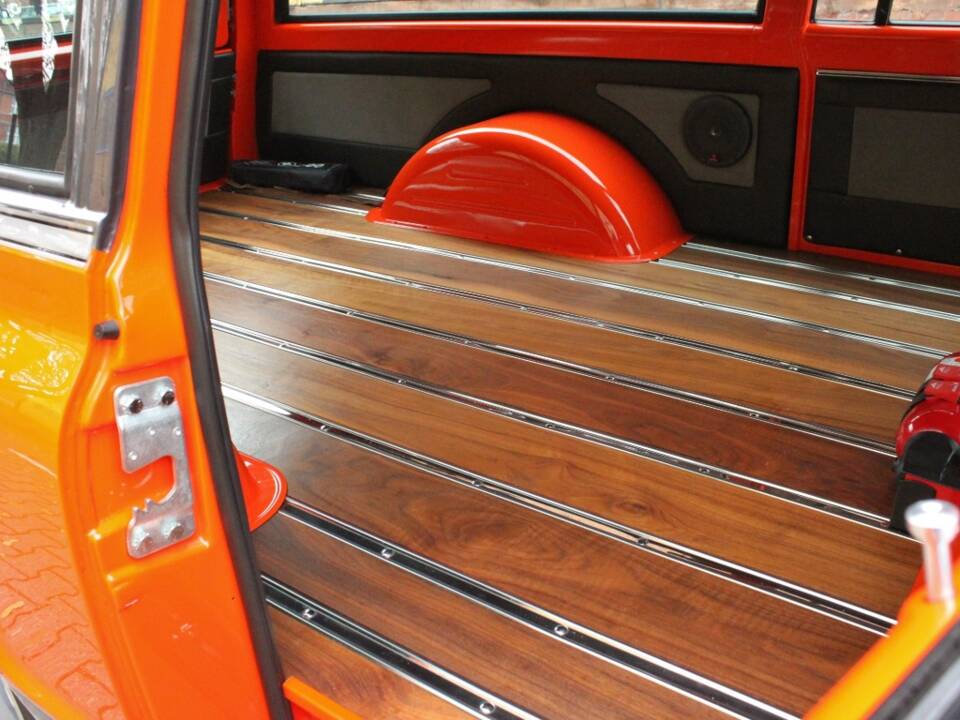 Immagine 18/30 di Chevrolet Suburban (1970)