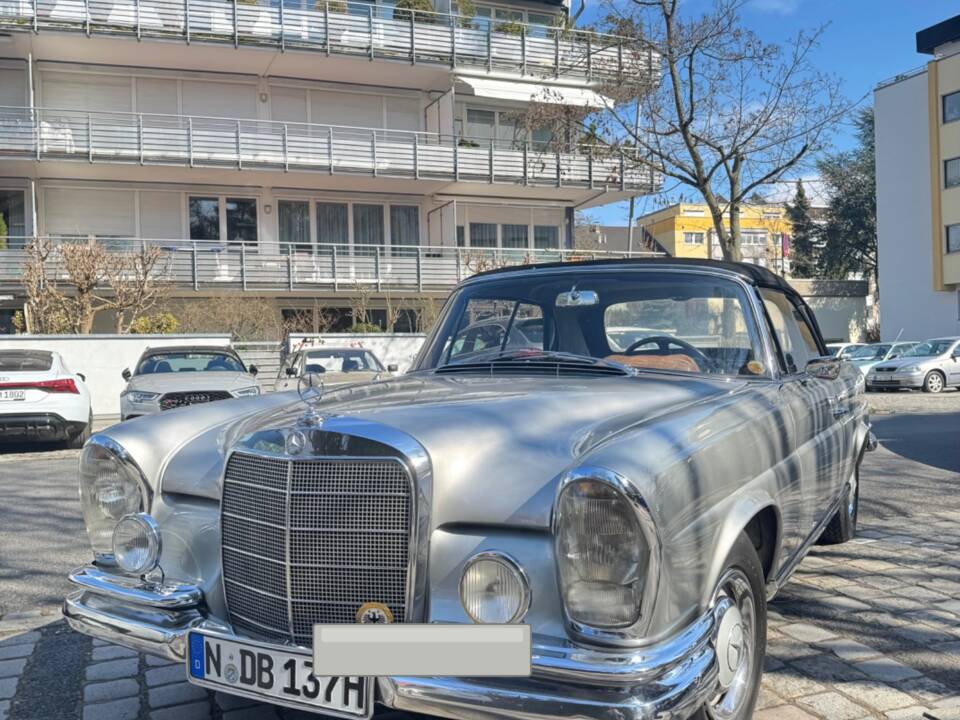 Image 14/37 de Mercedes-Benz 250 SE (1966)